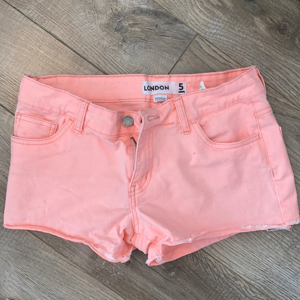 New London peach shorts